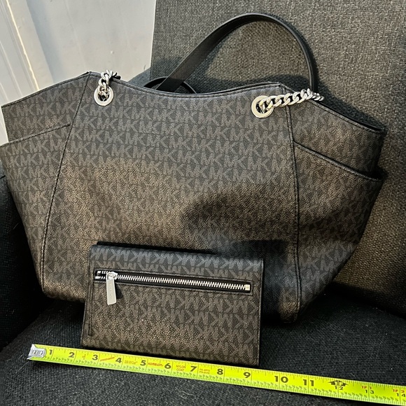 Authentic Michael Kors bundle - Picture 3 of 3